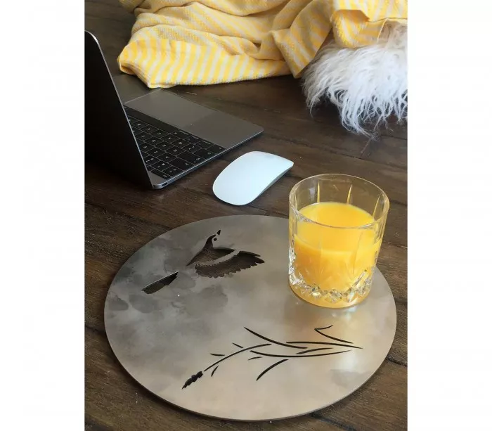 Topfuntersetzer oder Glasuntersetzer Vogel aus gebürstetem Edelstahl