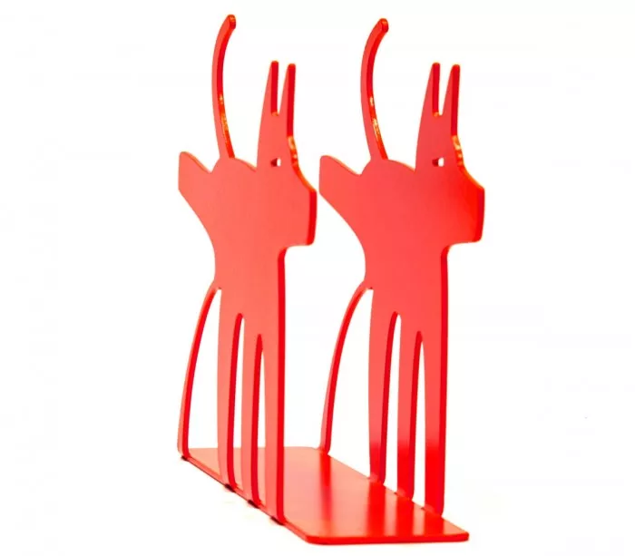 Letter rack Dog in action