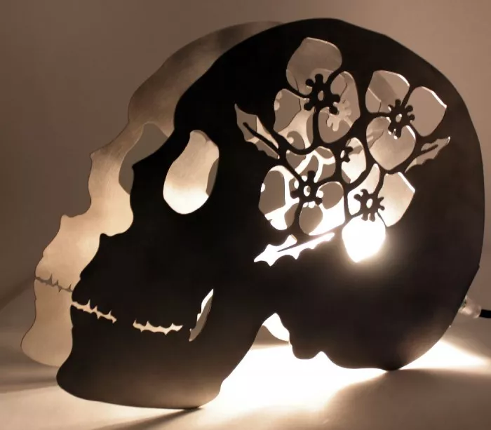 Lampe Totenkopf gebürsteter Edelstahl