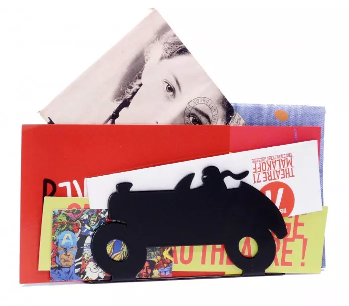 Range-courrier métal noir style BD Auto