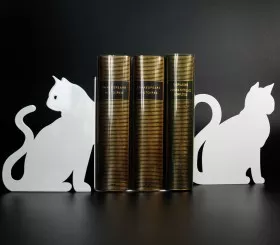 Decorative bookends white cats
