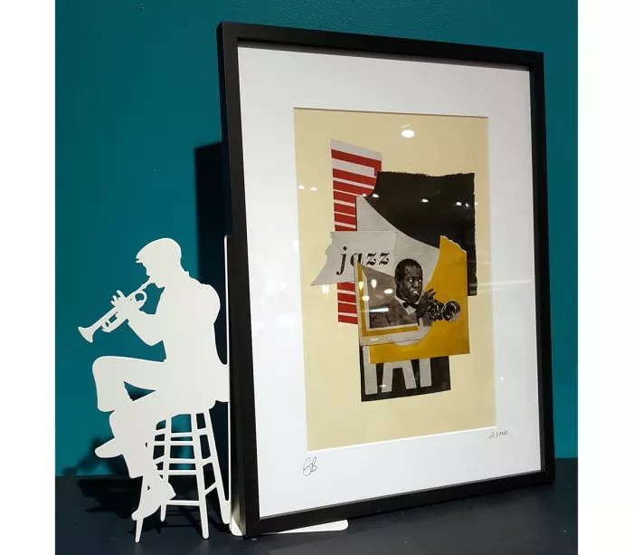 Große weiße Buchstütze Trompeter und Jazz-Collage von Malo de Paname