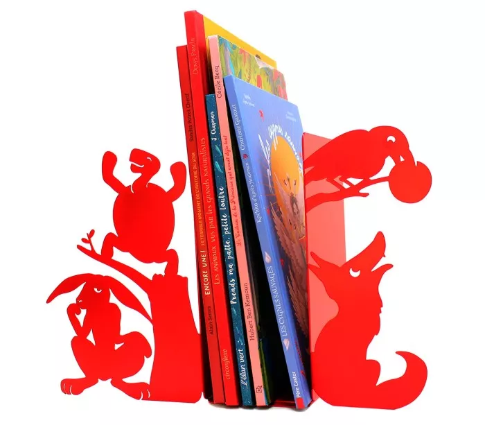 Large bookends to decorate a child's bedroom