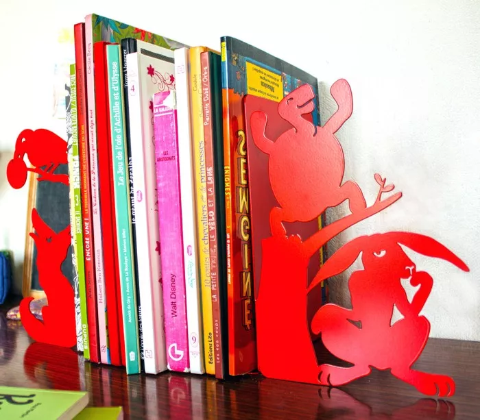 Large cartoon-style bookends inspired by the Fables of La Fontaine