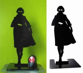 Sculpture décorative contemporaine noire "Vengeance"