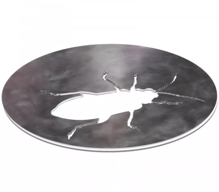 Accessoire en métal brossé pour protéger et décorer une table avec un style moderne et original