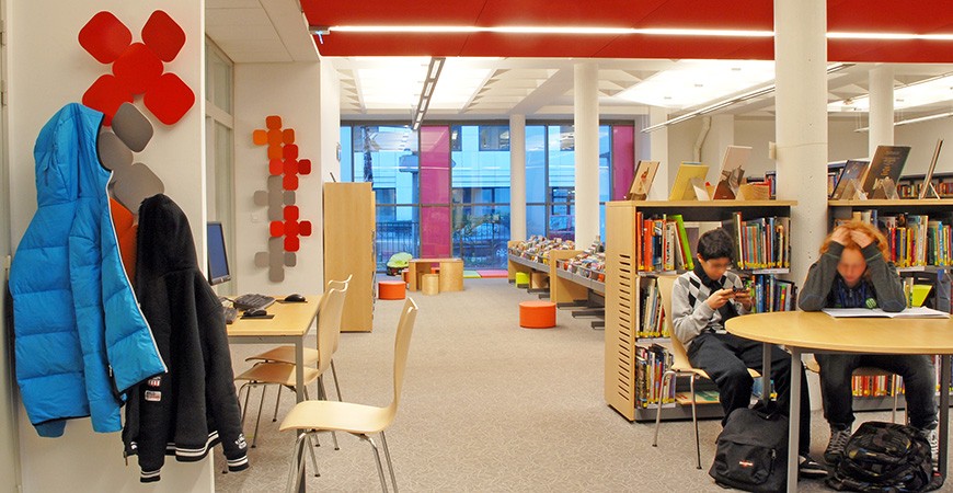 Tailor-made furniture, display units, bookends, etc. for media libraries.